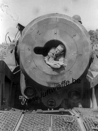 F-26000 Valence. 1944. Canon sur rail capturé (2) (AR87)