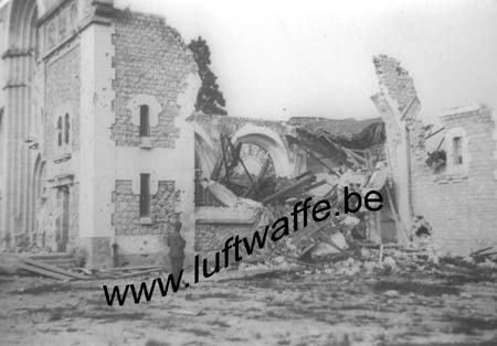 F-Mai-juin 40. Eglise détruite (AR52°