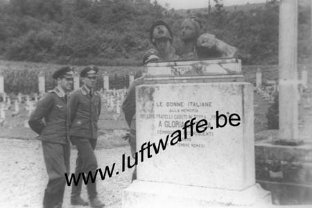 F-02160 Soupir. 1941. Au cimetière italien (WL323)
