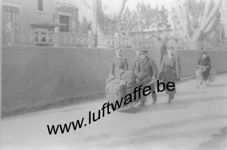 F-13200 Arles. 1944. Arrivée (WL334)