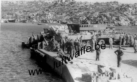 F-20169 Bonifacio. 1943. Evacuation (2) (WL489)