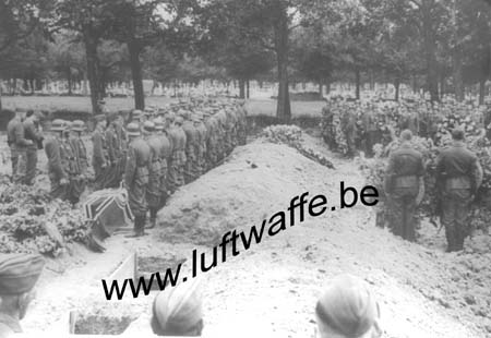 F-35000 Rennes. 1943. Juin. Inhumation (WL75)