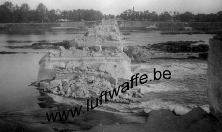 F-45000 Orléans. 1940. Ruines d'un pont (WH1)