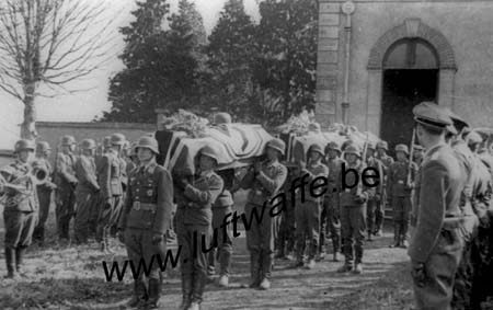 F-54200 Toul. Inhumation en décembre 41 (WL372)