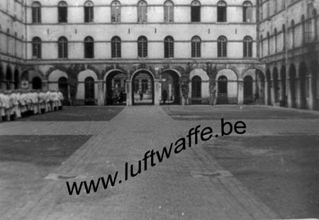 F-59140 Dunkerque. Cour de la caserne en 1940 (WH10)