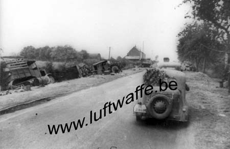 F-59440 Avesnes. Sur la route vers Cambrai. Mai 40 (WH14)