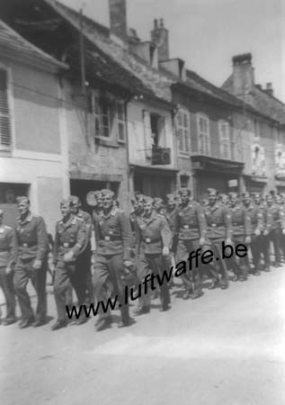 F-70300 Luxeuil. 1943. Vers la piscine (WL198)