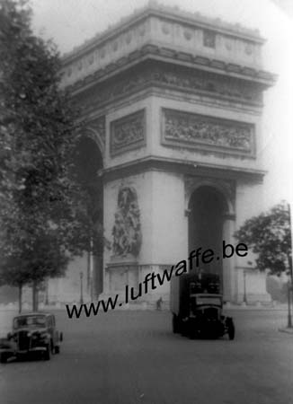 F-75000 Paris. 1942 (2) (WL381)