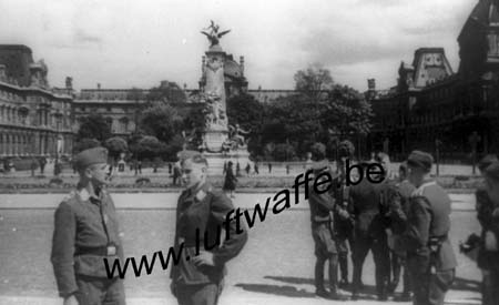 F-75000 Paris. Visite en 1940 (WL31)