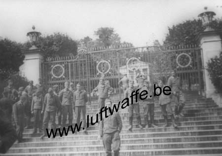 F-Avance en France. 1940 (4) Cimetière (WL472)