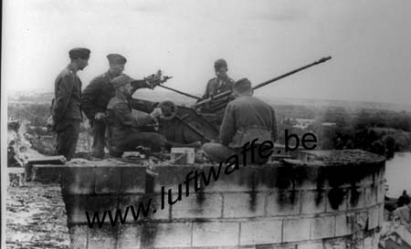 F-Mai-juin 40. Flak sur pont (AR3)