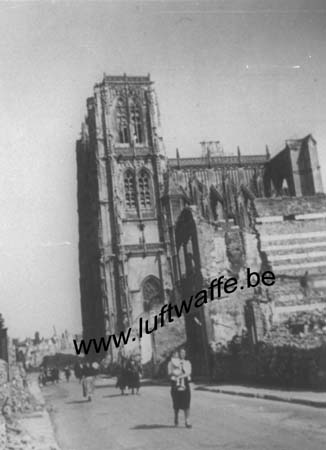 F-Nord de la France. 1940. Une cathédrale (WH70)