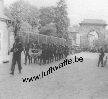 F-Sud de la France. 1943. Inhumation d'un FJ (2) (WL24)