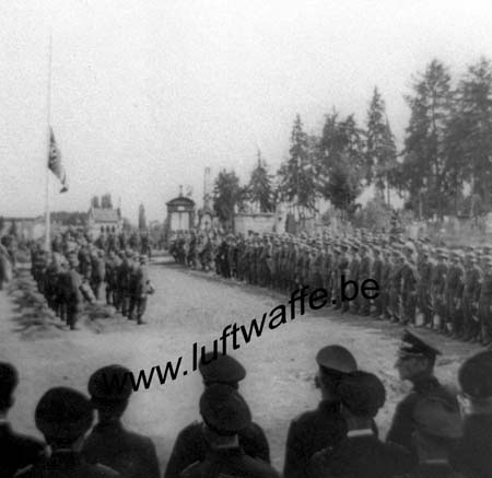 F-Sud de la France. 1943. Inhumation d'un FJ (3) (WL24)